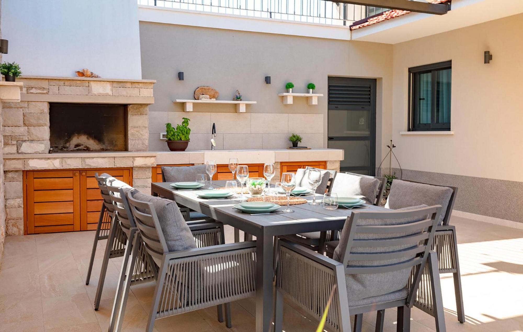 Amazing Home In Blato With Kitchen Extérieur photo